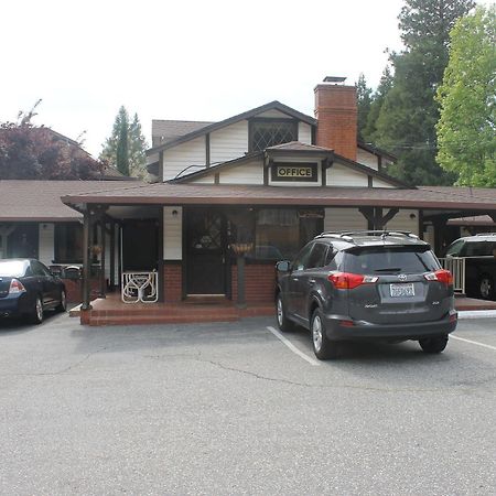 Coach N Four Motel Grass Valley Exterior photo