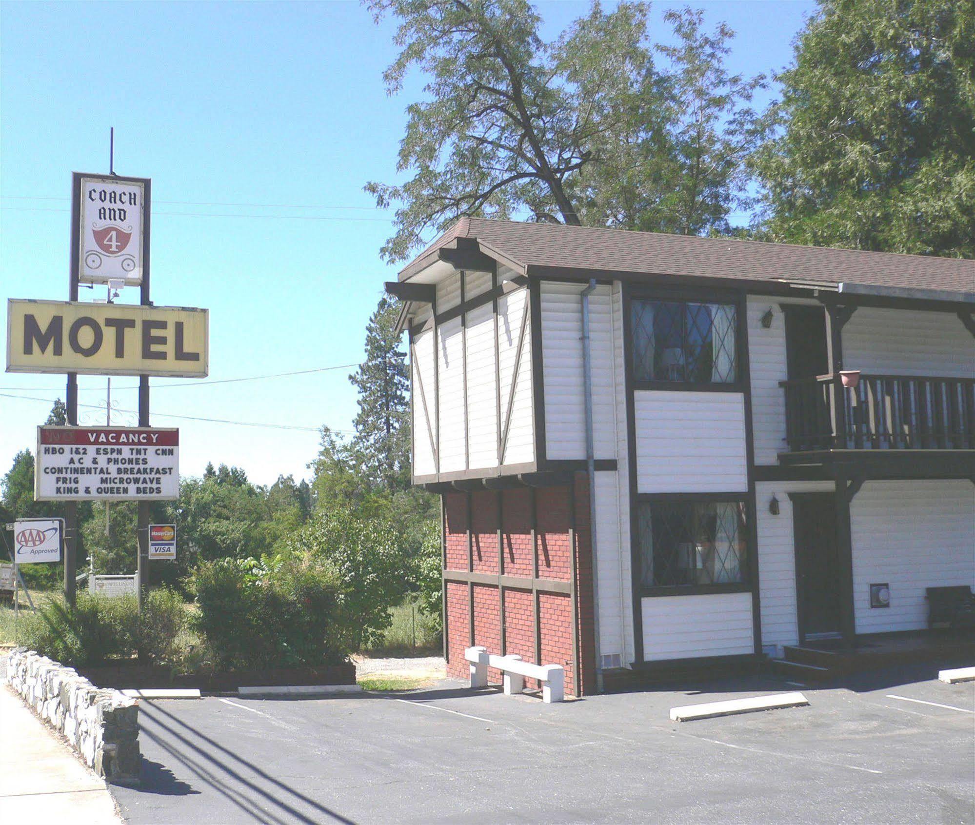 Coach N Four Motel Grass Valley Exterior photo