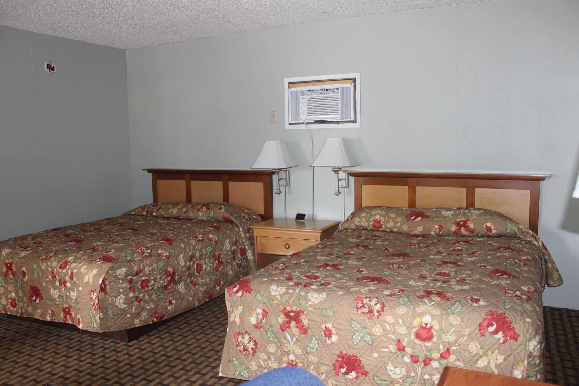 Coach N Four Motel Grass Valley Exterior photo