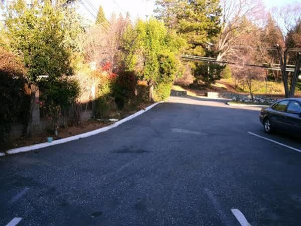 Coach N Four Motel Grass Valley Exterior photo