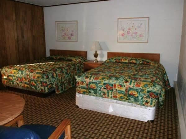 Coach N Four Motel Grass Valley Exterior photo
